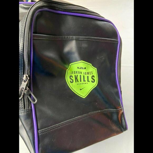 Rare Nike Official LEBRON JAMES Skills Academy Black Duffel Bag - Picture 4 of 9